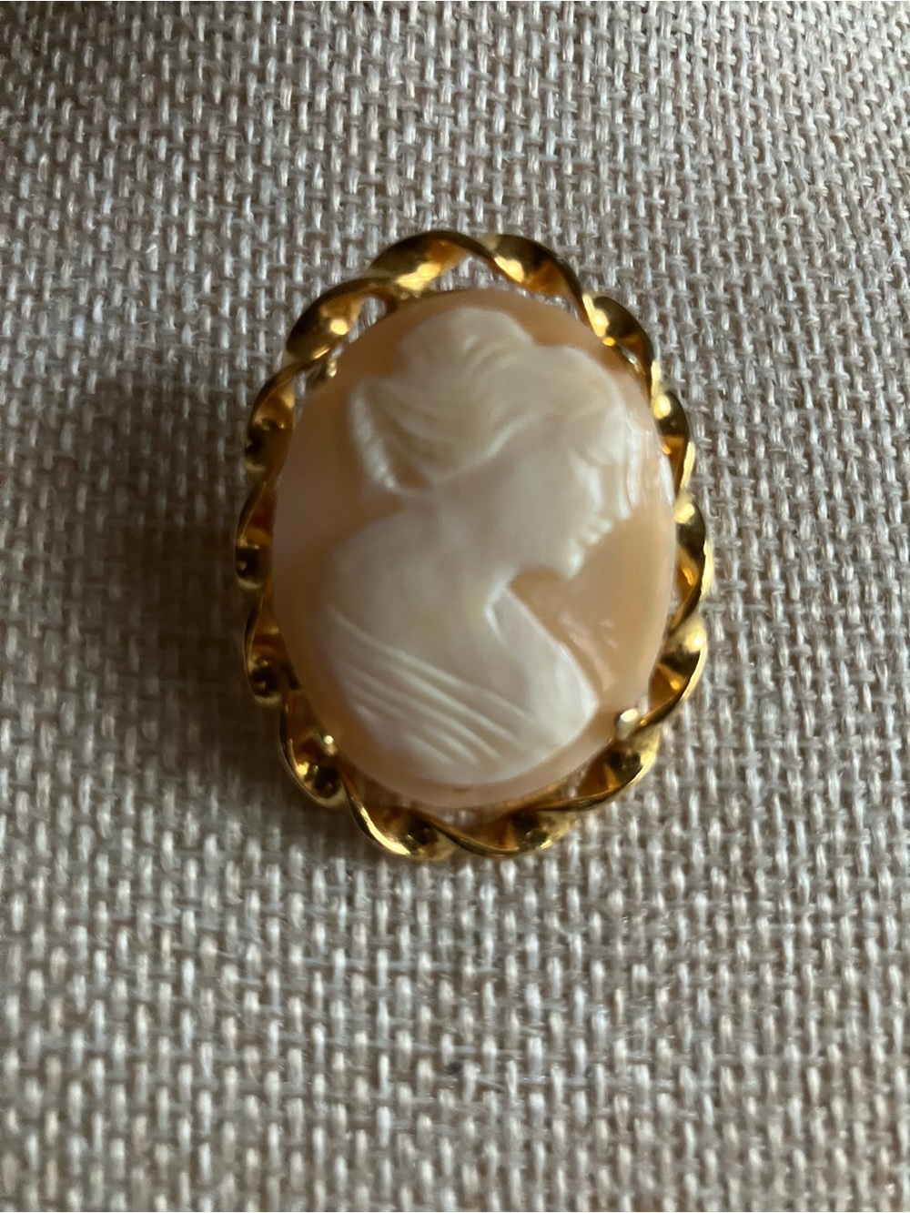 She’ll Cameo 1 1/2” Long - Picture 10 of 11